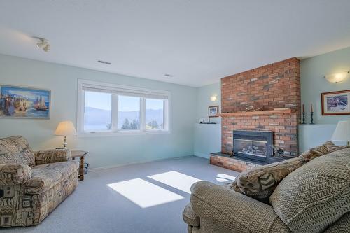 1056 Aubrey Road, West Kelowna, BC - Indoor Photo Showing Living Room With Fireplace