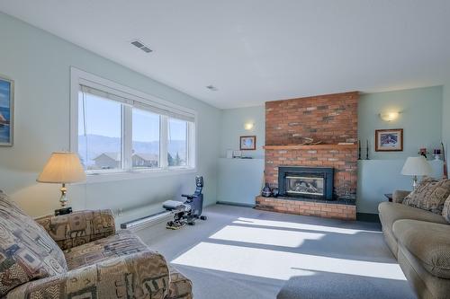 1056 Aubrey Road, West Kelowna, BC - Indoor Photo Showing Living Room With Fireplace