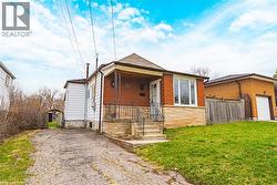 22 WORSLEY Road Stoney Creek, ON L8E 2E7