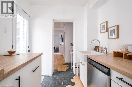 24 Patrick Street, Hamilton, ON - Indoor Photo Showing Kitchen