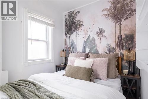 24 Patrick Street, Hamilton, ON - Indoor Photo Showing Bedroom
