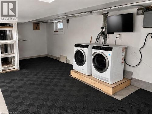 24 Patrick Street, Hamilton, ON - Indoor Photo Showing Laundry Room