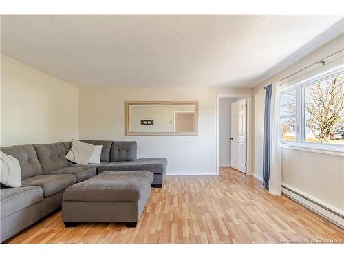 31 Leafwood Cres, Fredericton, NB 