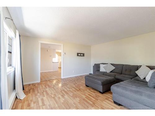 31 Leafwood Cres, Fredericton, NB 