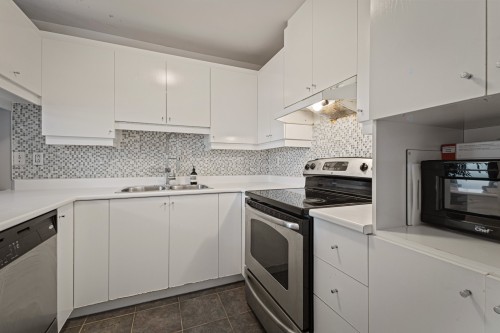 Cuisine - 3-9865 Boul. Lasalle, Montréal (Lasalle), QC - Indoor Photo Showing Kitchen With Double Sink With Upgraded Kitchen