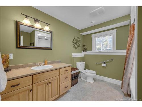 735 Hillcrest Rd, Saint John, NB 