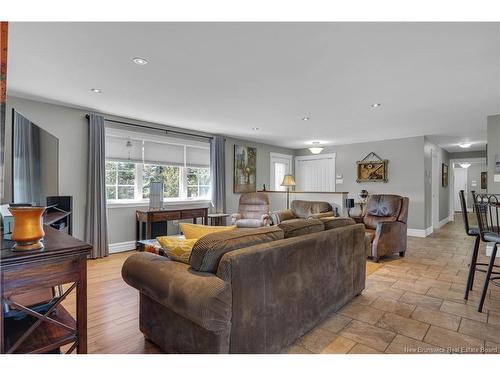 735 Hillcrest Rd, Saint John, NB 