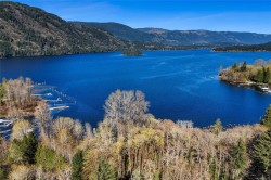 10200 South Shore Rd Honeymoon Bay, BC V0R 1Y0