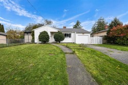 1662 Freeman Ave Saanich, BC V8P 1P6