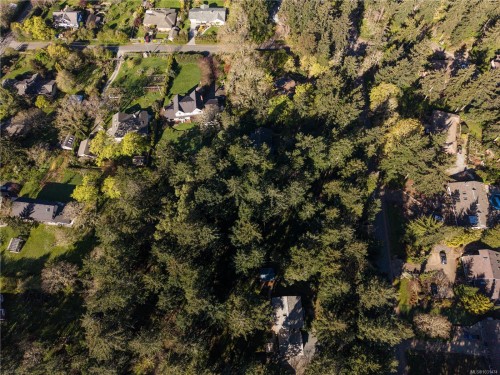 537 Cromar Rd, North Saanich, BC 