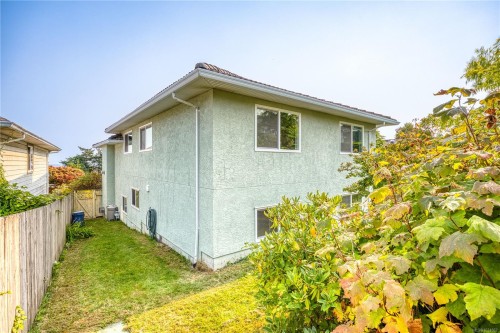 6045 Icarus Dr, Nanaimo, BC 