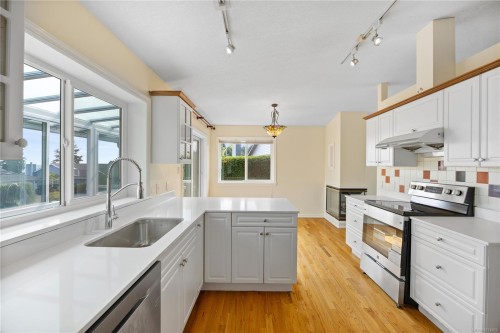 6045 Icarus Dr, Nanaimo, BC 
