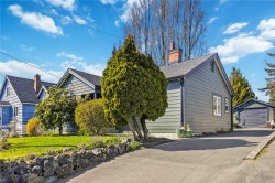 958 Tattersall Dr Saanich, BC V8W 2W9