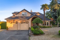 2391 Alta Vista Pl  Central Saanich, BC V8Z 5S6