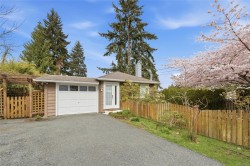 629 Jones St Qualicum Beach, BC V9K 1H2