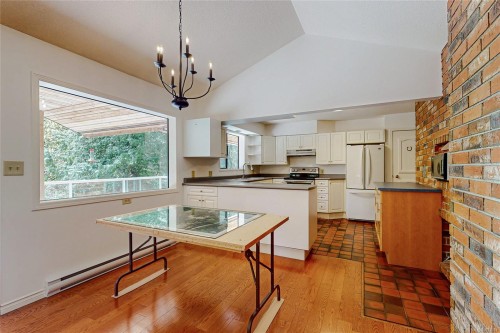 1671 Fulford-Ganges Rd, Salt Spring, BC 