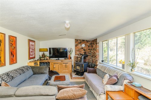 1671 Fulford-Ganges Rd, Salt Spring, BC 