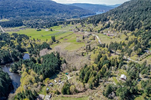 1671 Fulford-Ganges Rd, Salt Spring, BC 