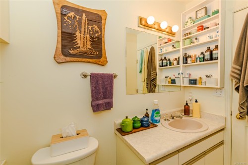 1671 Fulford-Ganges Rd, Salt Spring, BC 