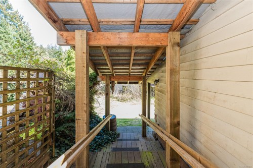 1671 Fulford-Ganges Rd, Salt Spring, BC 