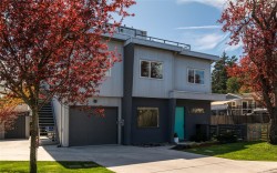 1197 Bewdley Ave Esquimalt, BC V9A 5N2