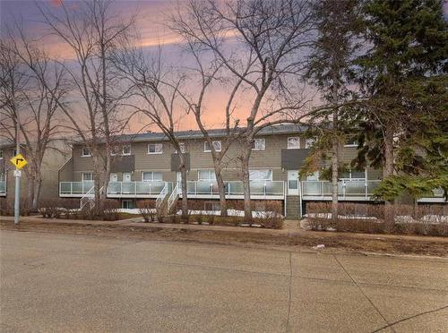 302-212 Greenway CR  Winnipeg, MB R2Y 1Z2