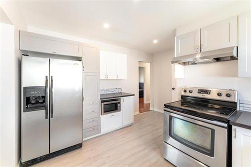 215 Carriage Rd, Winnipeg, MB 