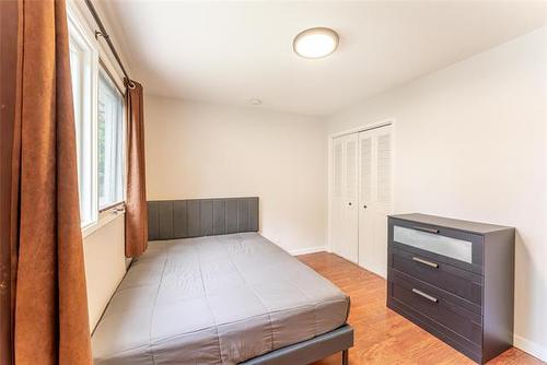 215 Carriage Rd, Winnipeg, MB 