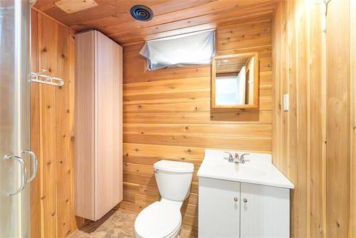 215 Carriage Rd, Winnipeg, MB 