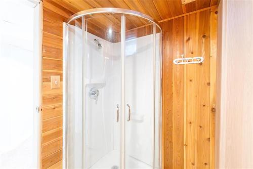 215 Carriage Rd, Winnipeg, MB 
