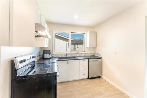 215 Carriage Rd, Winnipeg, MB 