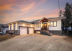 671 Bonner AVE  Winnipeg, MB R2G 2J8