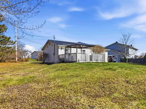 40 Cherry Lane, Bridgewater, NS 