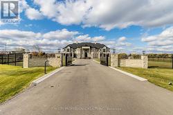 27 MORRIS COURT Brampton, ON L6P 0G7