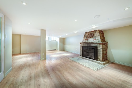Salle familiale - 19 Av. Winchester, Westmount, QC - Indoor Photo Showing Living Room With Fireplace
