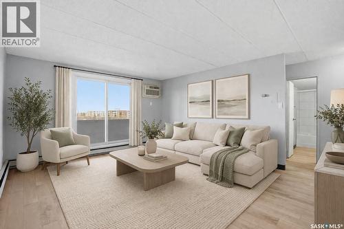 526 65 Westfield Drive, Regina, SK - Indoor Photo Showing Living Room