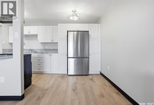 526 65 Westfield Drive, Regina, SK - Indoor Photo Showing Kitchen