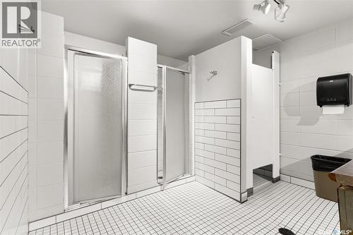 526 65 Westfield Drive, Regina, SK - Indoor Photo Showing Bathroom