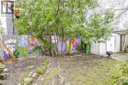 View of yard featuring a storage shed - 315 Aberdeen Avenue, Hamilton, ON - Outdoor