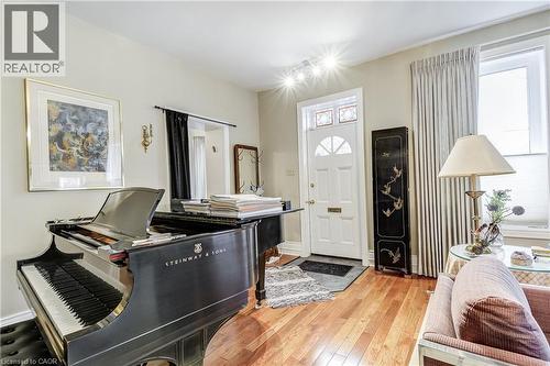 Entryway with light wood finished floors and baseboards - 315 Aberdeen Avenue, Hamilton, ON - Indoor