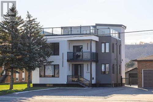 374 Highway 8, Hamilton, ON - Outdoor With Balcony
