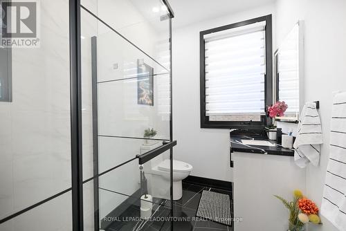 374 Highway 8, Hamilton, ON - Indoor Photo Showing Other Room
