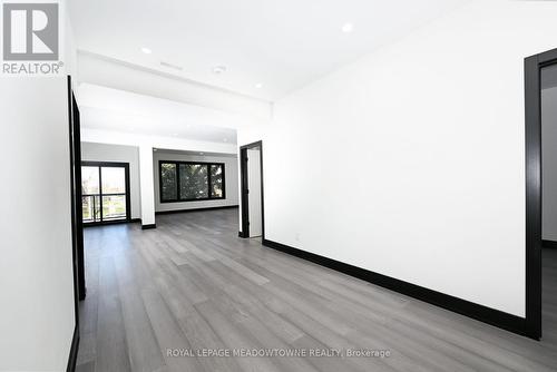 374 Highway 8, Hamilton, ON - Indoor Photo Showing Other Room