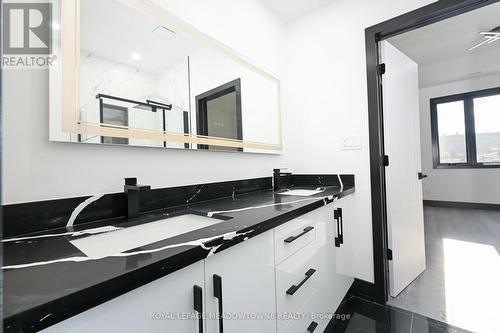 374 Highway 8, Hamilton, ON - Indoor Photo Showing Other Room