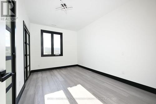 374 Highway 8, Hamilton, ON - Indoor Photo Showing Other Room