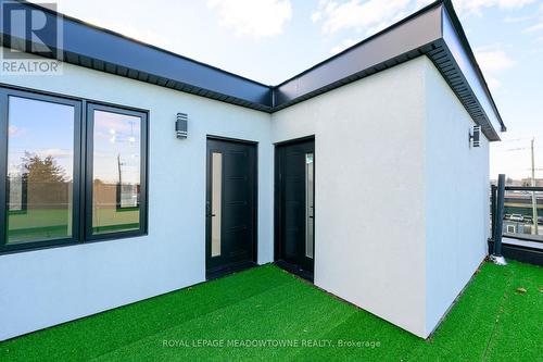 374 Highway 8, Hamilton, ON - Outdoor With Exterior