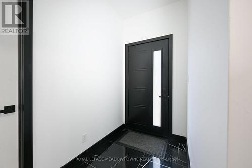 374 Highway 8, Hamilton, ON - Indoor Photo Showing Other Room