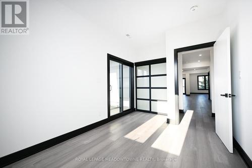 374 Highway 8, Hamilton, ON - Indoor Photo Showing Other Room