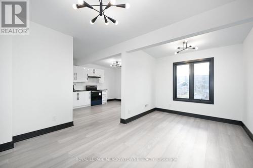 374 Highway 8, Hamilton, ON - Indoor Photo Showing Other Room