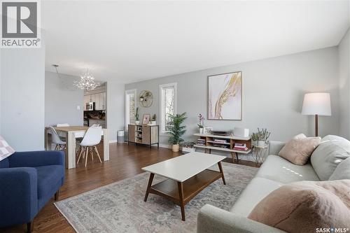 2206 Mahony Crescent, Regina, SK - Indoor Photo Showing Living Room
